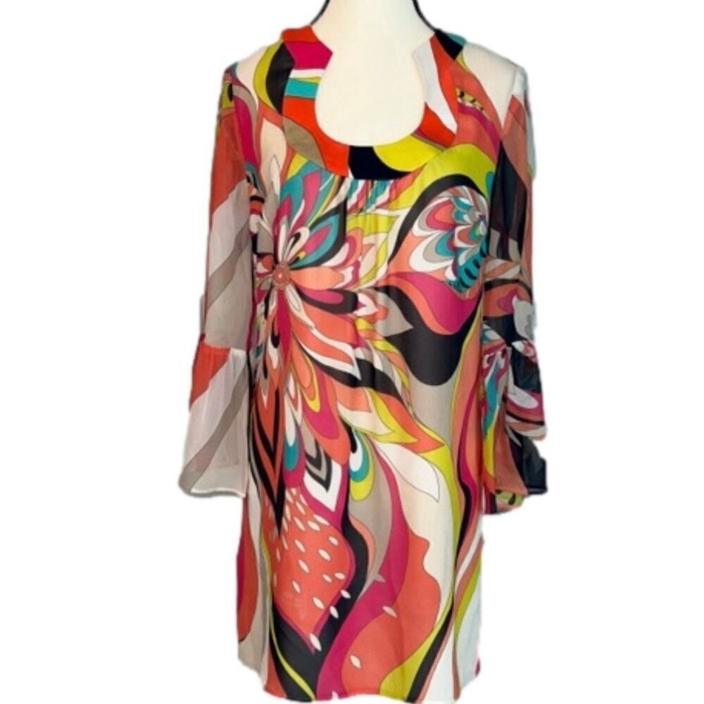 Trina Turk 100% Silk Abstract Print Bell Sleeve Mini Dress Size 2, Small Flaw